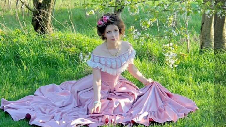 The Rise of Rococo Fashion: A Softer, More Feminine